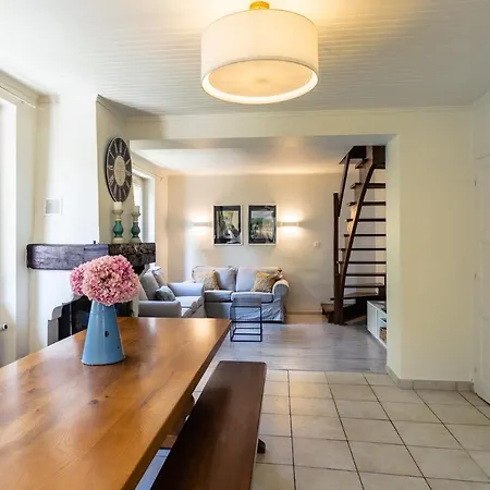 Wonderful House In Center With Pool & Jaccuzi Prázdninový dům *