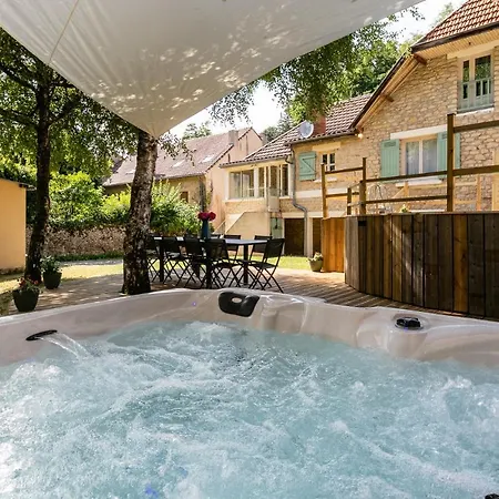 Wonderful House In Center With Heated Pool & Jaccuzi Sarlat-la-Caneda